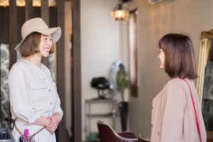 日本人は苦手 緊張しないでアイコンタクトを取る方法 一般社団法人 スマートマナークリエイト